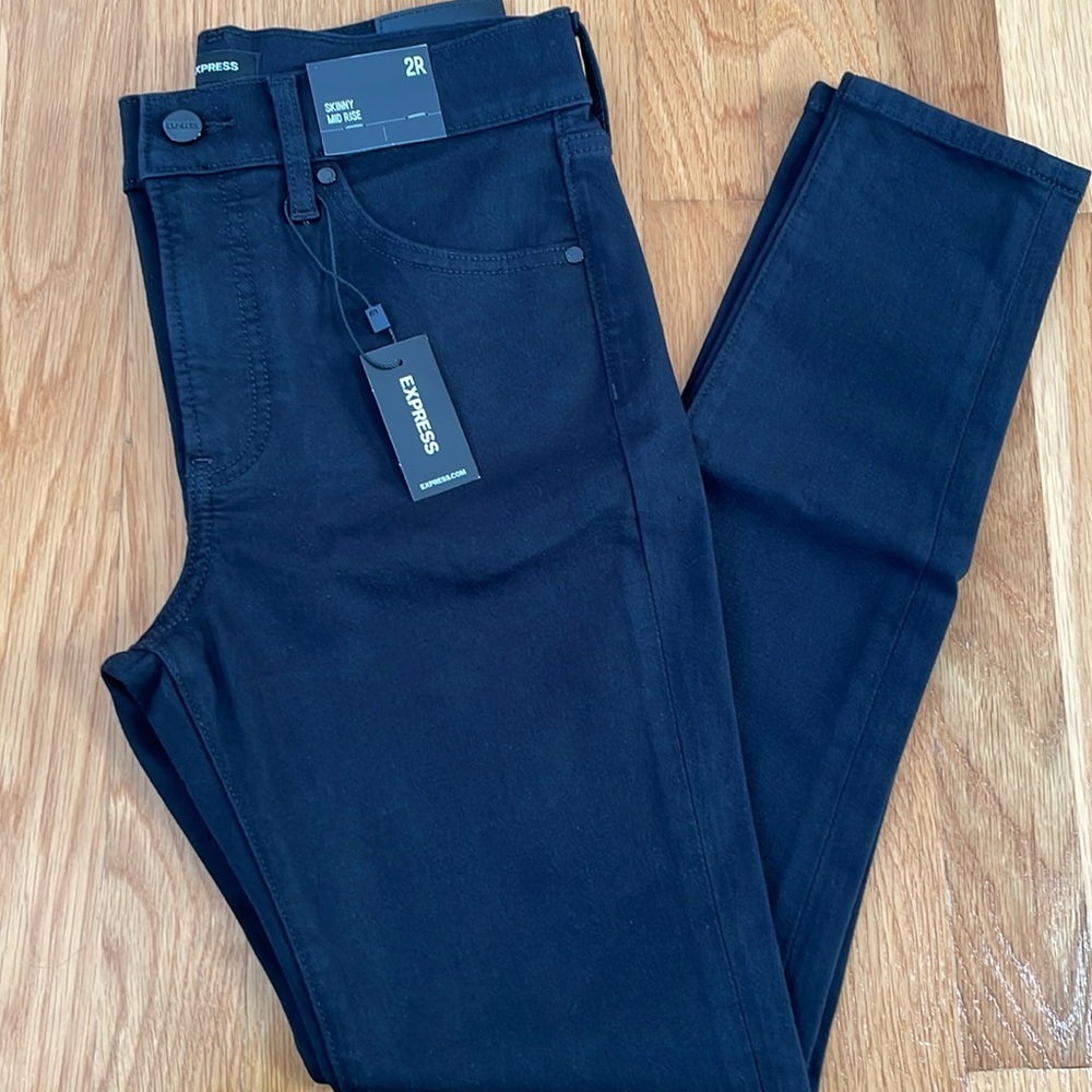NWT New with Tags Express Women’s Skinny Mid Rise Black Jeans